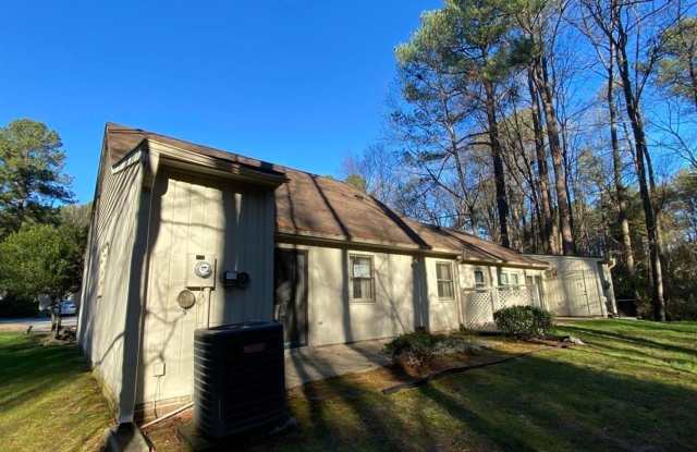 102 Woodbridge Lane, Chapel Hill, NC 27514 Gallery 4