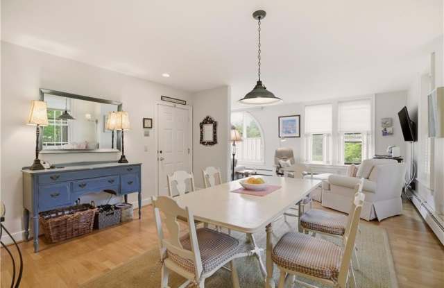 158 Narragansett Avenue Gallery 4