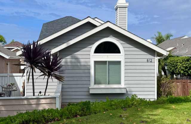 Upgraded 2 bedroom with bonus room - 812 Sandbar Way, Carlsbad, CA 92011