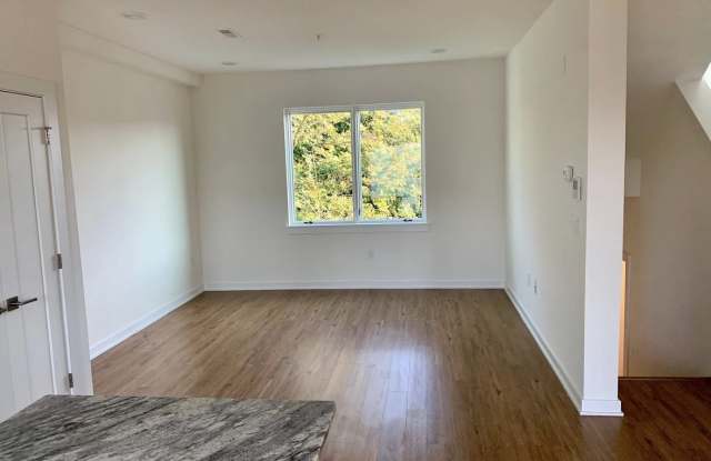 331 East Girard Avenue Gallery 3