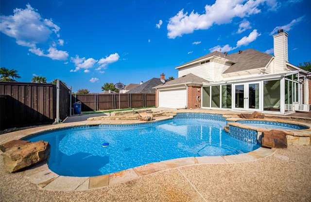 6817 Chateau Drive Gallery 3