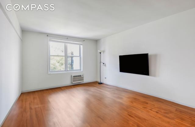 88 Bleecker Street Gallery 4