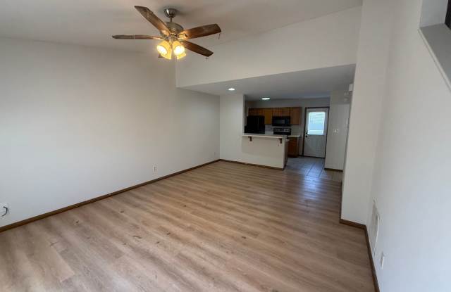 Super cute 3 bedroom duplex Gallery 3