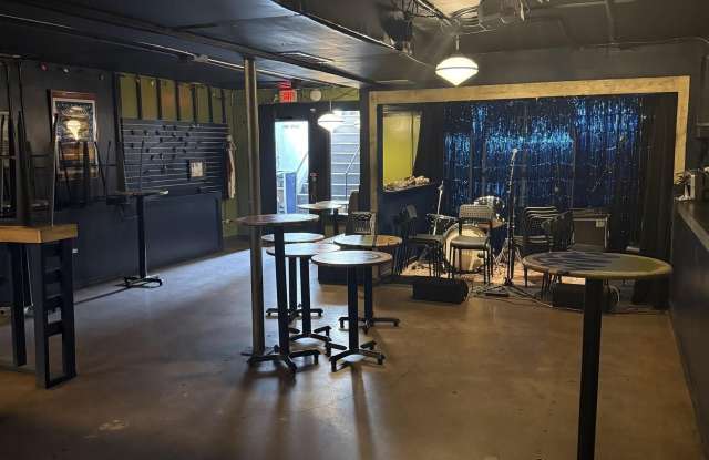 107-001 College Avenue Gallery 2