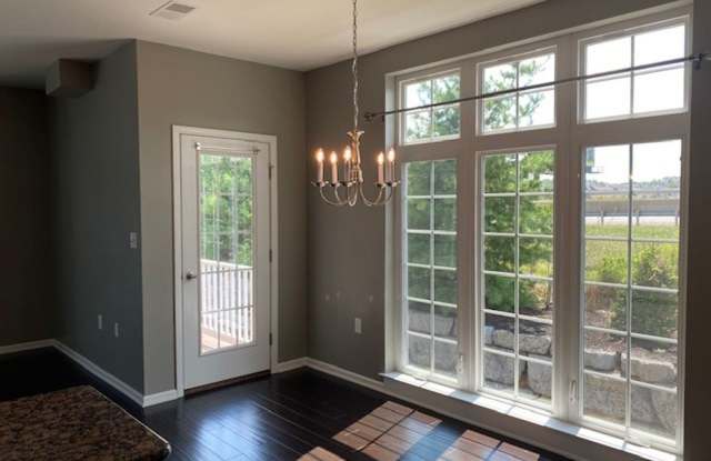 3033 Meridian Commons #D Gallery 4