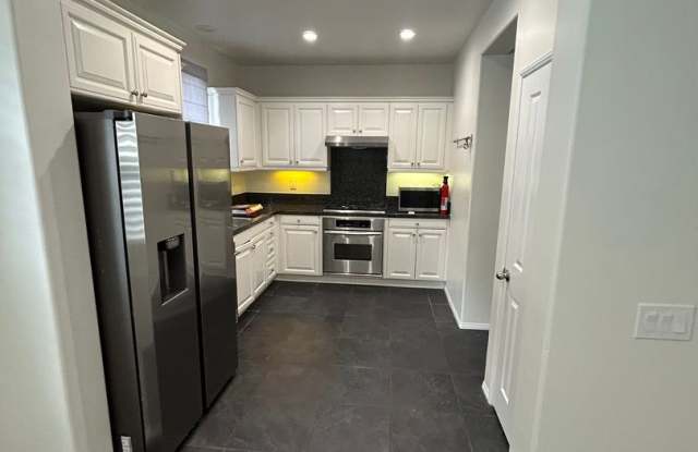 New! 3BD/2.5BA Two-Story Condo in Qual Hill Irvine! Gallery 3