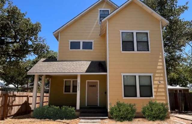 5bed/3bath house in North Campus photos photos