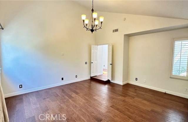 5514 East Crater Lake Avenue Gallery 2