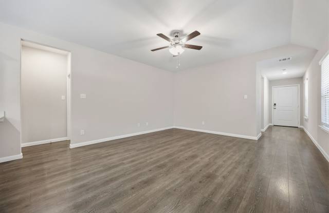 3921 Oak Creek Circle Gallery 2