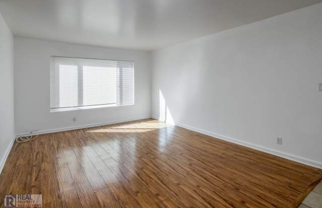 Bright and Spacious 2-Bedroom, 2-Bathroom Unit Gallery 1