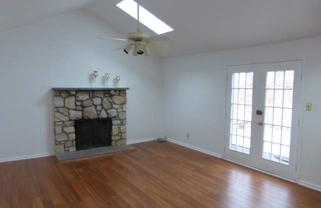 1857 Hawthorne Place Gallery 4
