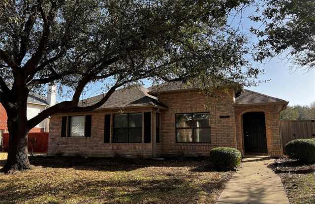 6408 White Oaks Lane Gallery 2