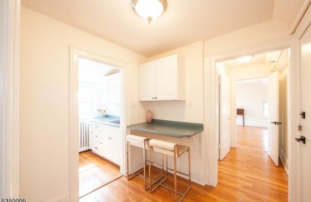 395 Claremont Ave - 395 Claremont Avenue, Montclair, NJ 07042