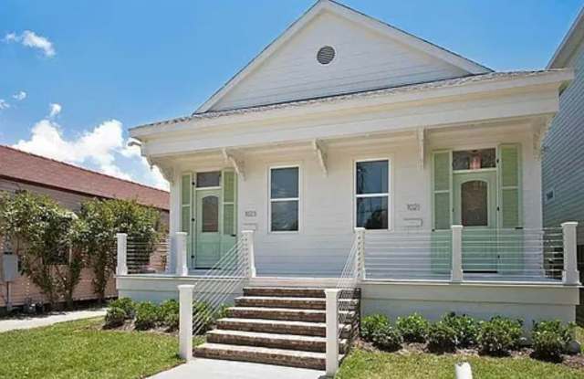 Newly Updated 2BD/2BA Near Oak St - 1021 Leonidas Street, New Orleans, LA 70118