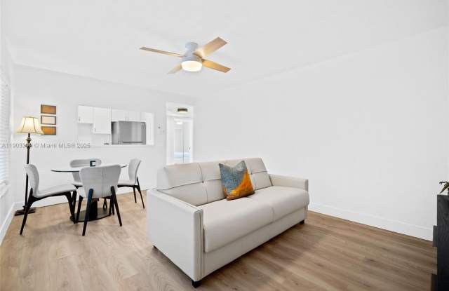 9241 Collins Ave photos photos