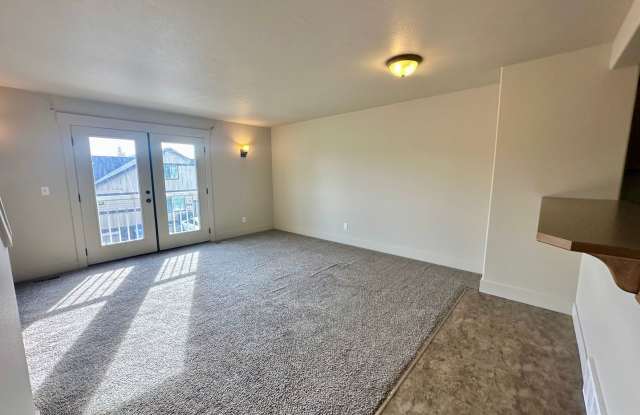 3 bed/ 3.5 Bath Townhome in Cheney photos photos