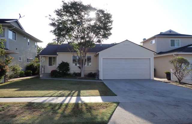 Single Family House in Desirable Neighborhood photos photos
