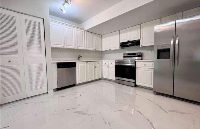 701 N Pine Island Road 303, Plantation, FL 33324 photos photos