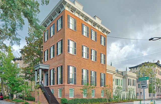 25 W Gordon Street - 25 West Gordon Street, Savannah, GA 31401