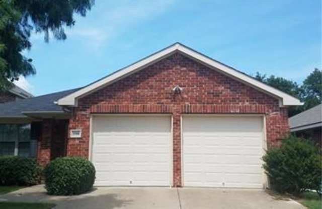 5900 SW Crestview Drive - 5900 Crestview Dr, Grand Prairie, TX 75052