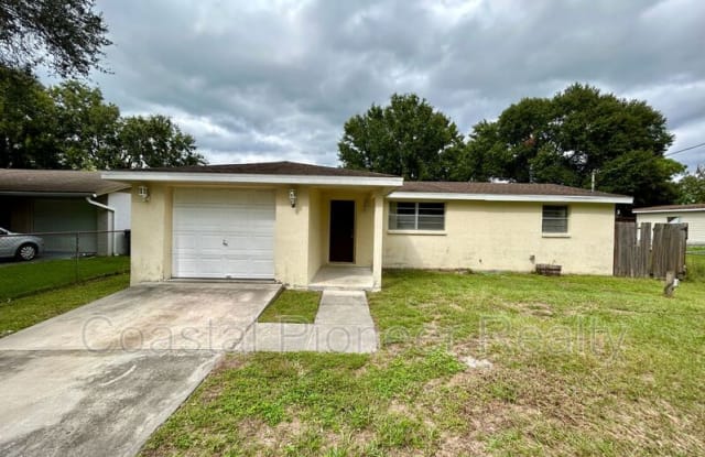 8819 W Robson St - 8819 West Robson Street, Town 'n' Country, FL 33615