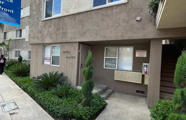One bedroom condo with garage off Ocean Blvd. photos photos