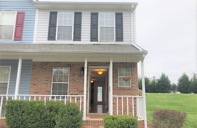 8235 Circle Tree Ln - 8235 Circle Tree Lane, Charlotte, NC 28277