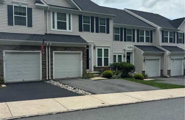 3561 Windsor Court Gallery 2
