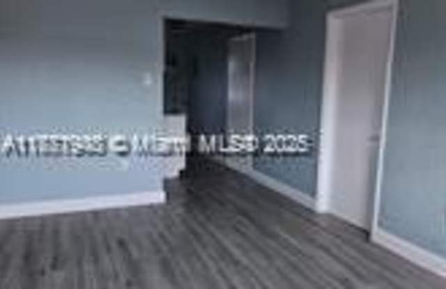 613 NW 27th Ave photos photos
