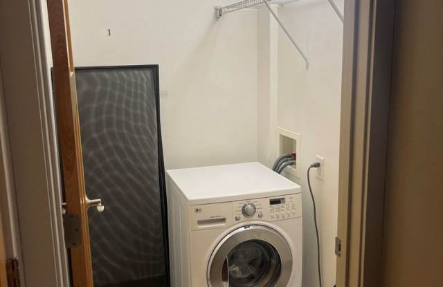 2800 West 44th St - 2800 West 44th Street, Minneapolis, MN 55410