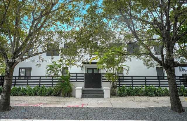 638 SW 21st Ave Gallery 1