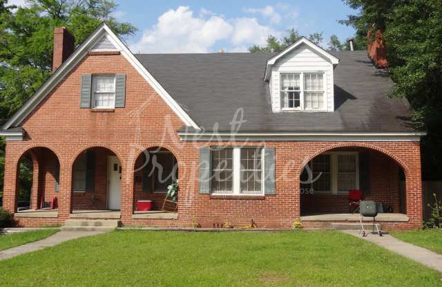 302 South Harden Street Unit A photos photos