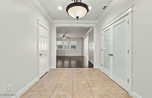 3945 Derby Circle Gallery 4