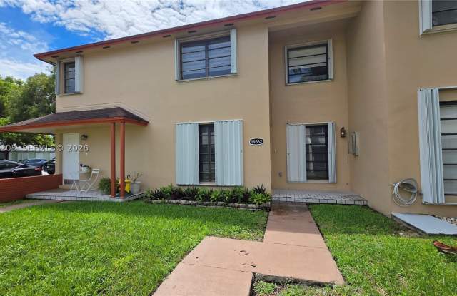 19362 SW 103rd Ct Gallery 1