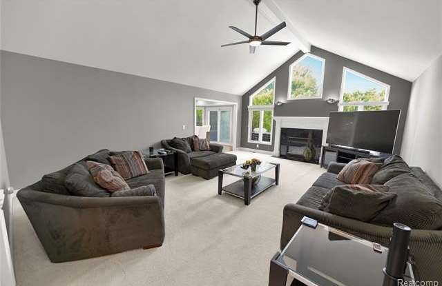 21797 Sabrina Drive Gallery 4