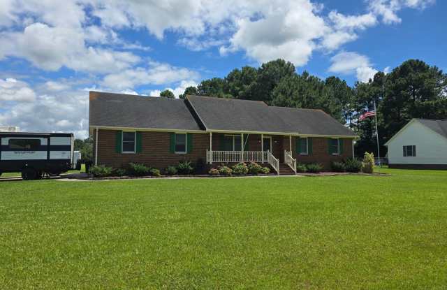3 Bed, 2 Bath Brick Ranch on Corner Lot only Minutes From 17 By-pass photos photos