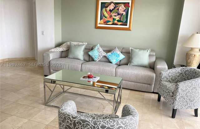 3500 Mystic Pointe Dr Gallery 4
