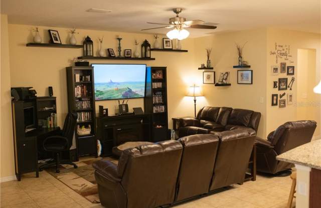 11619 WARREN OAKS PLACE Gallery 4