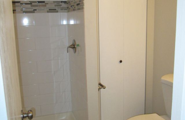 3 bedroom house near Garden Acres Park photos photos