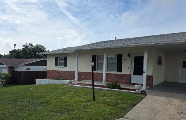AVAILABLE NOW! FRESHENED UP & READY FOR MOVE-IN! Gallery 3