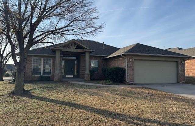 2220 SE 7th Street - 2220 Southeast 7th Street, Moore, OK 73160