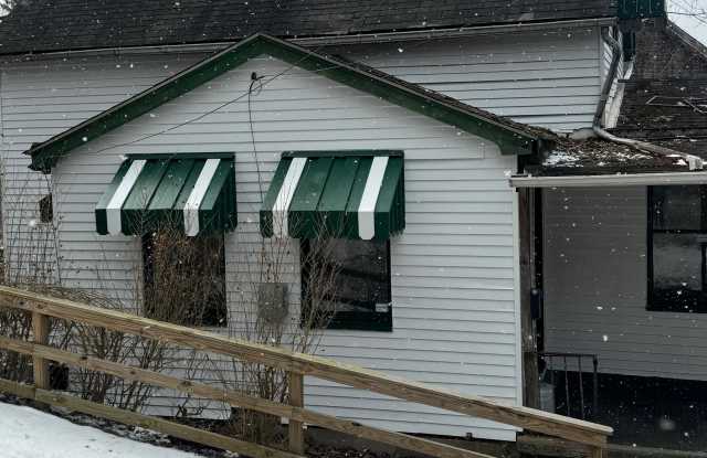 595 Castle Avenue photos photos