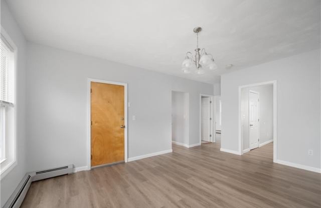 117 Englewood Avenue Gallery 3