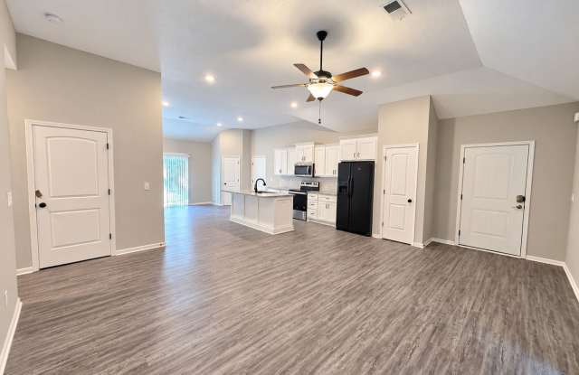 Charming 3-Bedroom, 2-Bath One-Level Home! Gallery 4