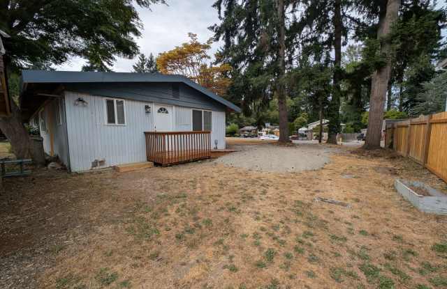 Federal Way One Bedroom Available Now! ALL UTILITIES INCLUDED - Close to Everything. photos photos