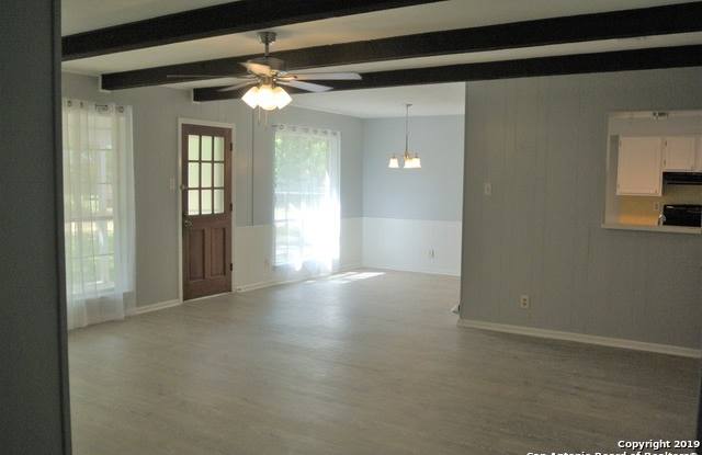 321 PRINCE DR Gallery 4