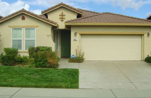 Lovely home, gardener, some utilities included photos photos