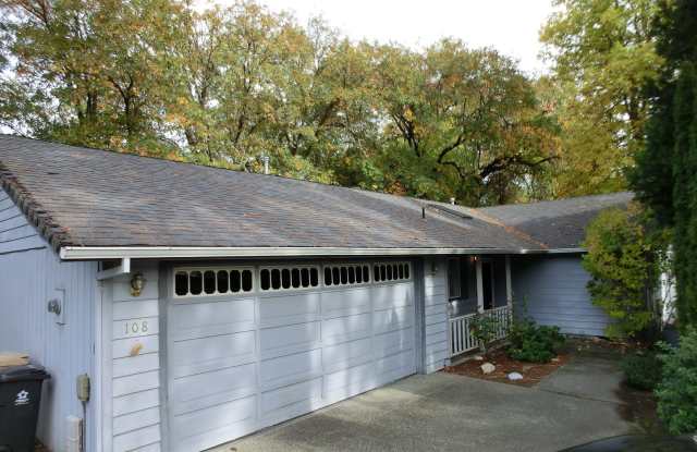 Beautiful Home In Quiet Neighborhood Gallery 1