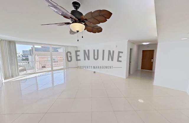 2Bd 2Ba Spacious Newport Bay Front Condo photos photos
