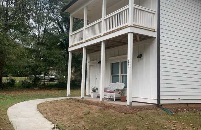 3 Bedroom Near Downtown Available for Pre-Lease photos photos